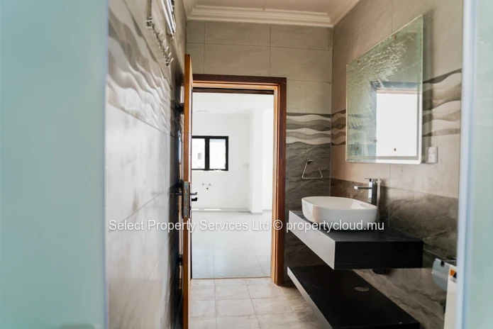 À vendre -Appartement de 3 Chambres Entièrement Meublé – Avenue Duperré, Beau Bassin | Rs 6,4M