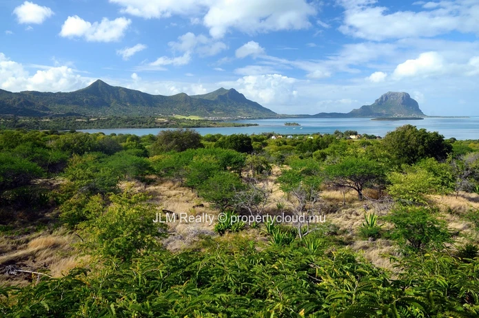 Luxury bioclimatic villa for sale within a golf estate in Black River, Mauritius
