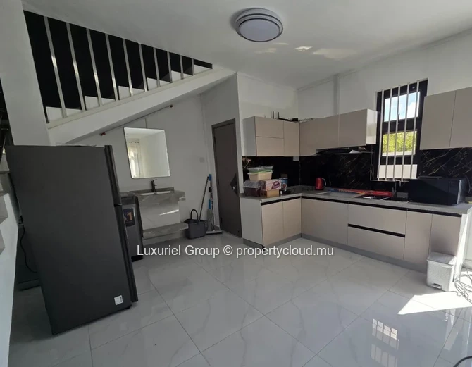 Modern and Spacious Duplexes for Rent in Pereybere