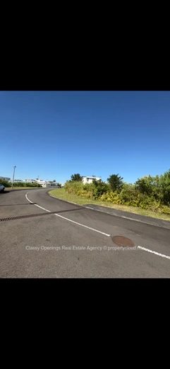 492m² Corner Residential Plot in Highlands — Near Schools & Shops