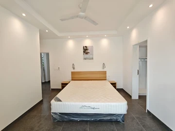 5 Bedroom Villa
