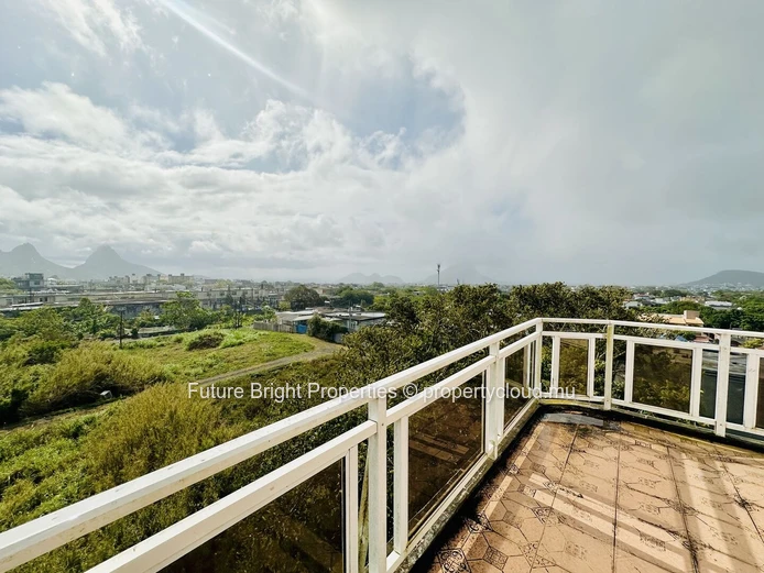 For Sale: 3-Storey House with 6 Bedrooms, Ideal for Investment