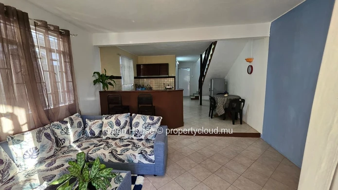 Duplex meublé tout confort à Mon Choisy avec accès piscine au cœur d'une résidence calme