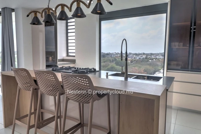 Elegant Penthouse – 3 En-suite Bedrooms