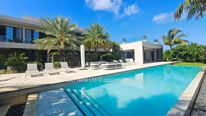 Villa design exclusive avec 5 chambres et vue imprenable sur les montagnes