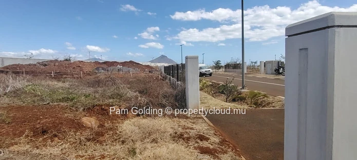 Prime Residential Land for Sale in Magenta Parkside