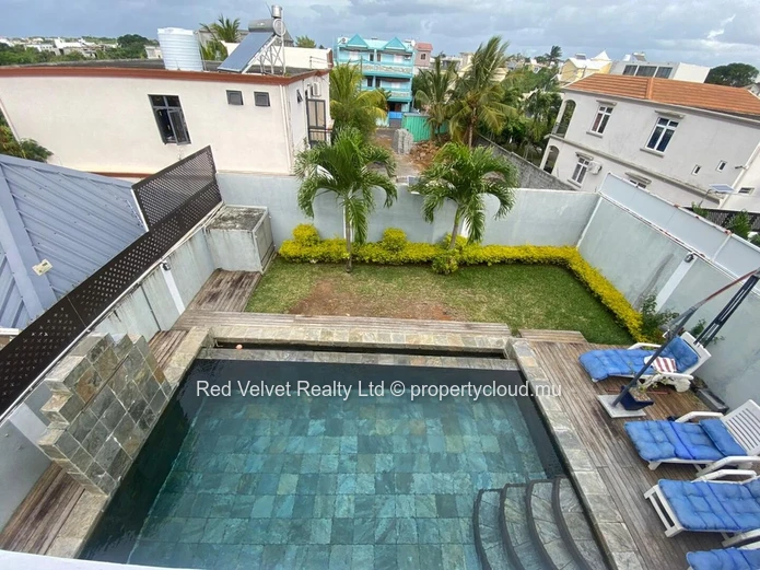 4-Bedroom Villa for Rent in Pereybère | Pool | Secure Residence