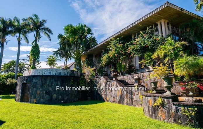 Executive House for Sale , Prestigious Floreal Area.
