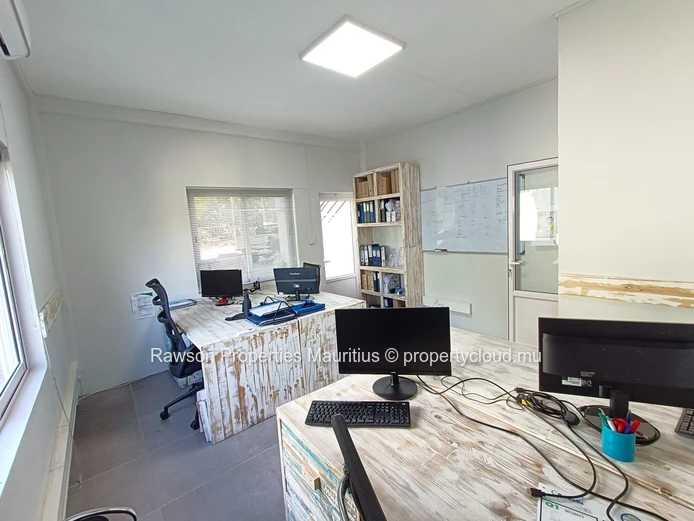 138m² Office To Let in Grande Rivière Noire