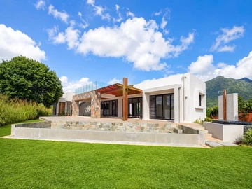 4 Bedroom Villa