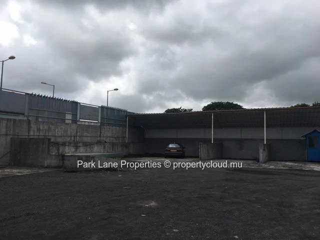Entrepôt à Rose Belle pas loin de l'aeroport et de Curepipe !