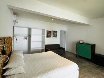 9 Bedroom House
