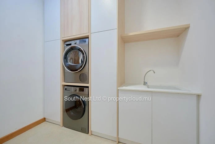 Elegant Garden Apartment in a Prestigious Residence – Belle Vue Harel