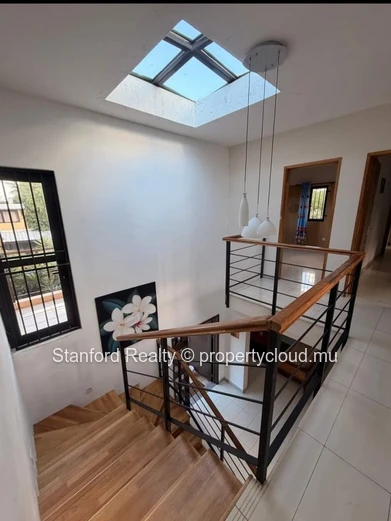 Villa for Rent - 6 Bedrooms, Bain Boeuf, North