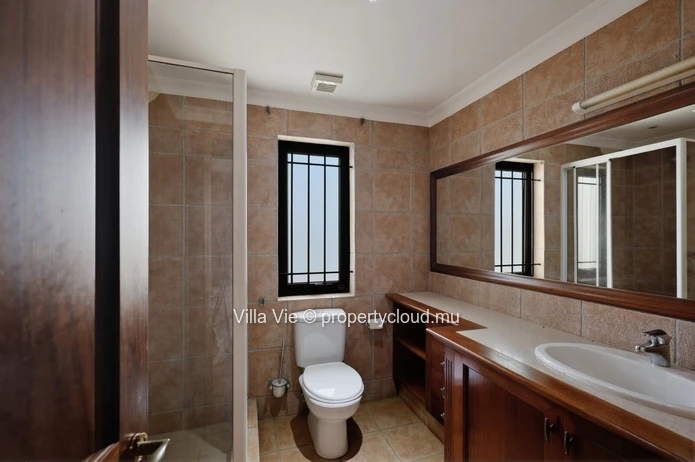 Calodyne - Maison spacieuse de style méditerranéen de 6 chambres (Mandat exclusif)