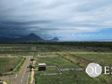 Prime Land in Magenta Parkside, Cascavelle