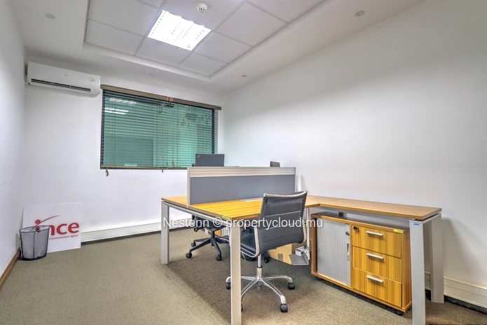 Bureaux meublés de 20 m² avec climatisation, parking et salles de réunion