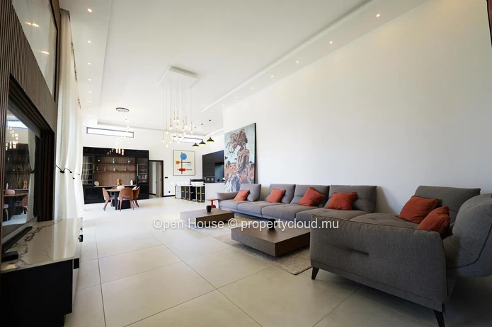 PDS villa for sale in Grand Baie, 214m² living space, 527m² land, 3 bedrooms, private pool, luxurious interior and ex...