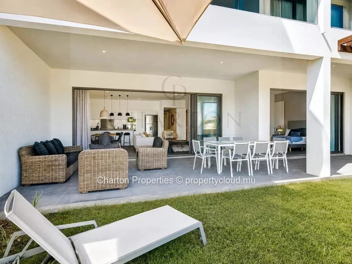 Elegant 3-bedroom apartment with en-suite bathrooms, a terrace, and exclusive amenities in Grand Gaube