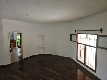 5 Bedroom Villa