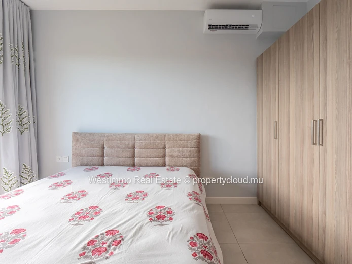 2-bedroom apartment with unobstructed views for rent in Cascavelle, Flic en Flac