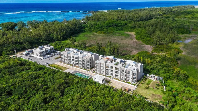À Vendre | Appartement De 2 Chambres En Résidence Sécurisée | Coastal Road, Roches Noires