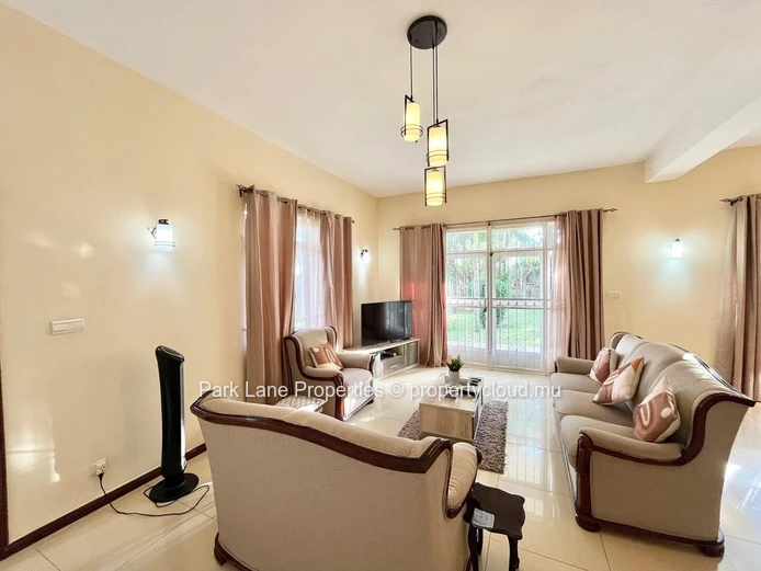 Grande Villa Familiale à Vendre à Quatre Bornes