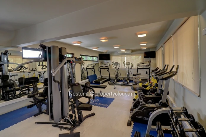 Furnished 4-bed duplex with river and mountain views, and close to the beach