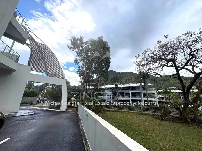 Ground Floor Commercial Space in Black River