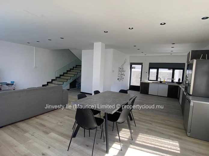 JINVESTY MAURITIUS : RENT 3 BR House Mont Choisy beach on walk... 69000