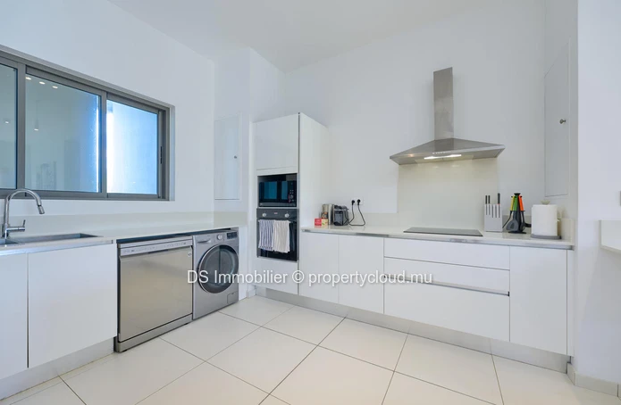 Penthouse De 2 Chambres Accessible Aux Etrangers À Pereybere À Pieds De La Plage