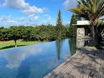 5 Bedroom Villa