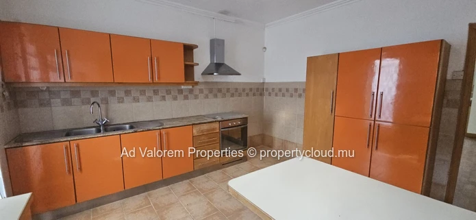 Spacieuse maison familiale à vendre à Curepipe!