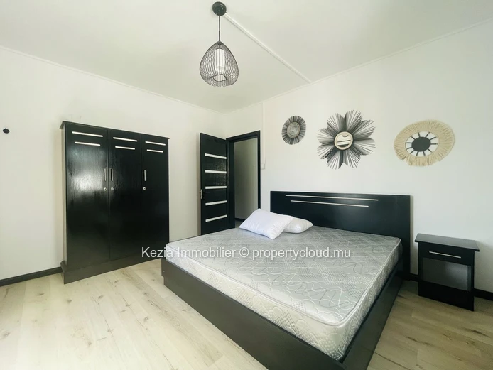 Duplex Contemporain Avec Piscine Privée