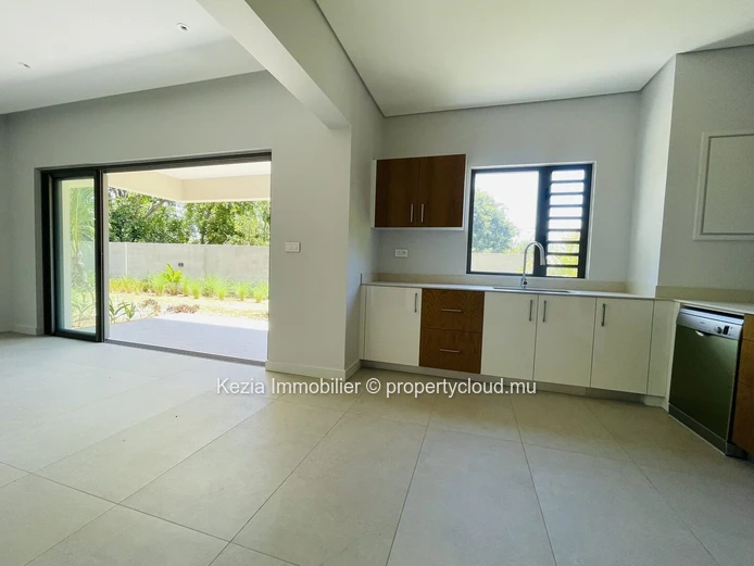 Appartement Contemporain En Rez-De-Jardin