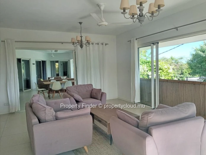 Villa 4 Chambres — À Vendre — Tamarin