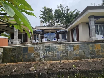 5 Bedroom Villa