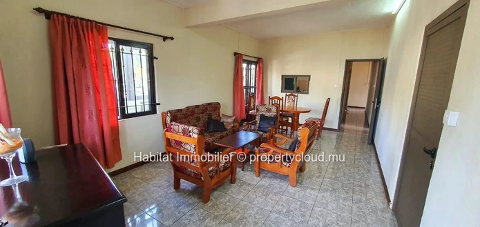 FOR SALE - Residential complex of 400 m2 on a plot of land of 54 toises located on the main road in Eau Coulée