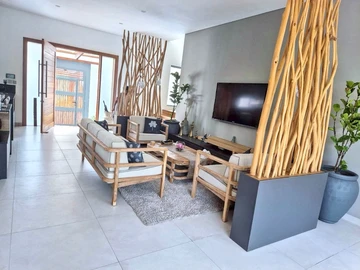 5 Bedroom Villa