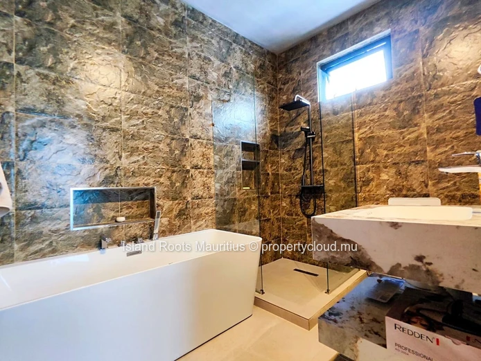 Villa de 4 chambres - En location long terme à Pereybere