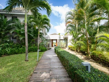 5 Bedroom Villa