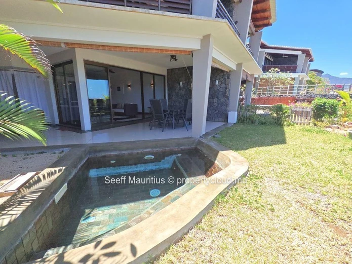 Luxury Seaview  3-Bed En-Suite Apartment with Private Pool. 