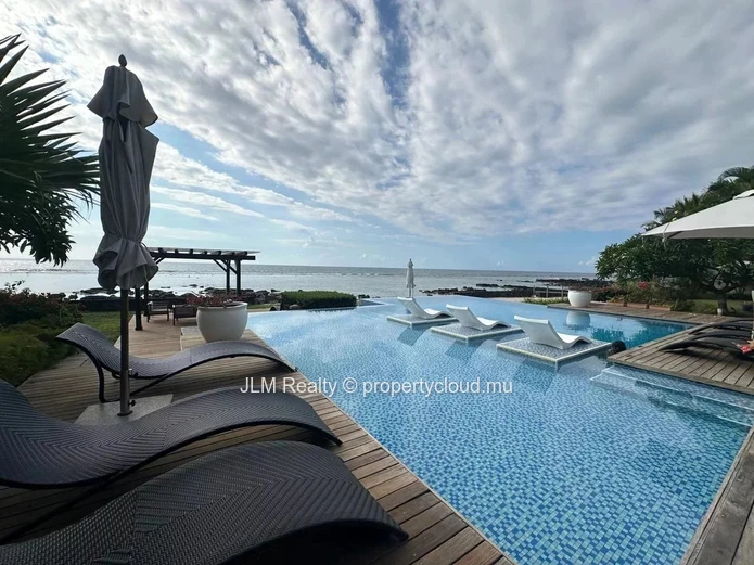 For rent: top-floor apartment with panoramic sea views in Tamarin, Mauritius