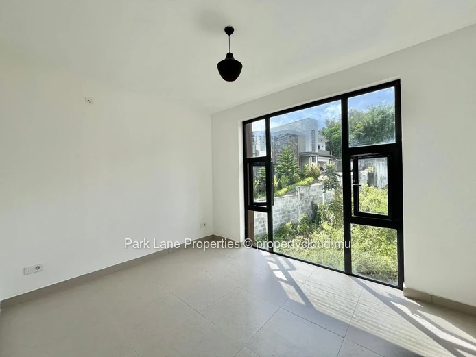 Modern 4-Bedroom Duplex for Sale in Floréal