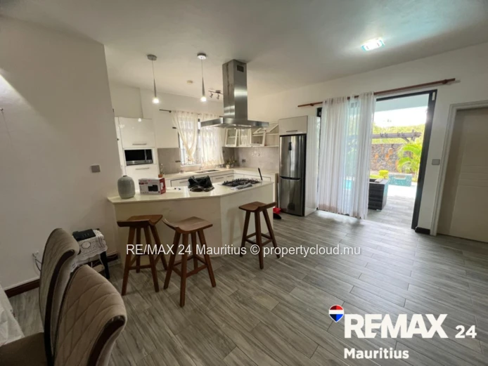 Pool House to Rent in Pereybere | Rs 75,000 per Month