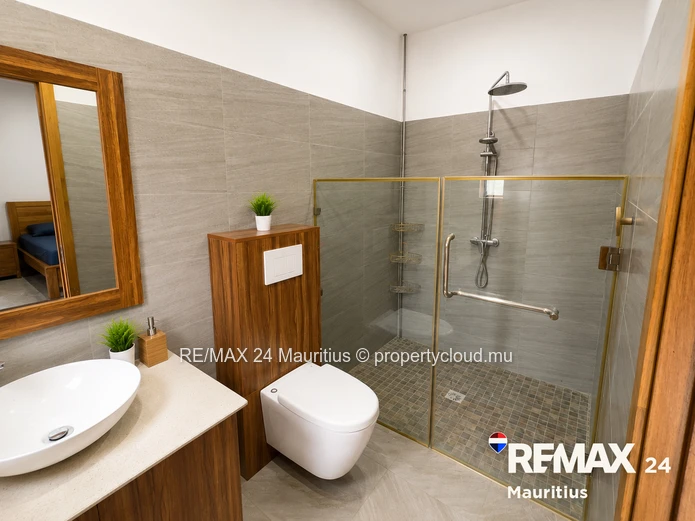 Tropical Family Villa with Pool & Independent Studio - Grand Baie, Chemin Vingt Pieds 3 En-Suite Bed