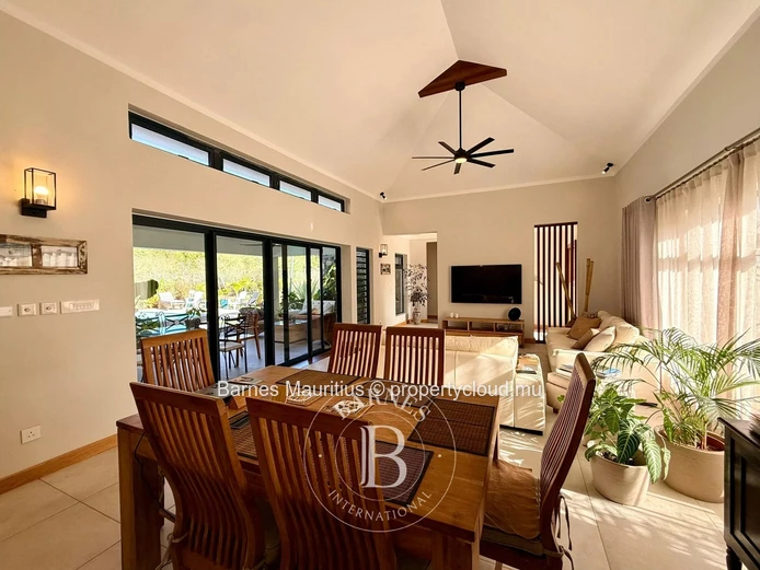 TAMARIN - Beautiful Family Villa - 3 Bedrooms