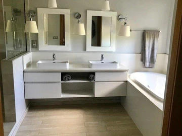 5 Bedroom Apartment
