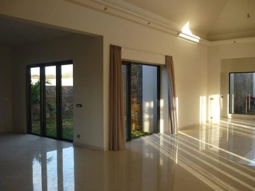 5 Bedroom Villa