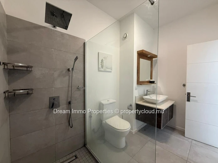 Location bel appartement de 3 chambres en rez-de-chaussée à Point de Mire, Tamarin – Ile Maurice